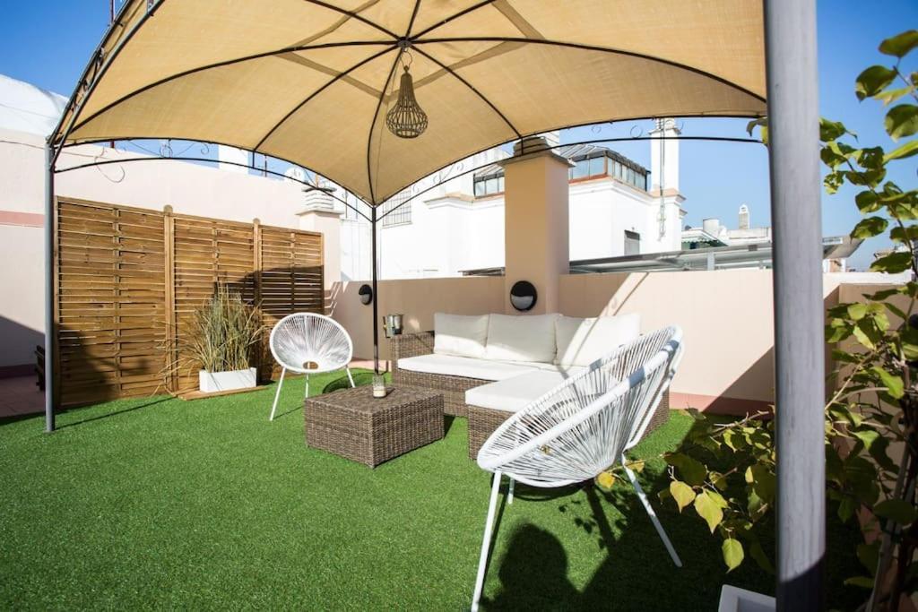 Esse Atico. Precioso Atico Con Terraza En Pleno Centro Apartment Seville Exterior photo